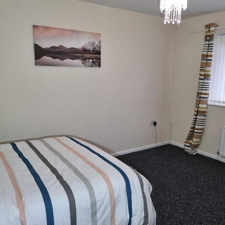 Nice Residential Within Easy Reach Of Town Manchester Extérieur photo
