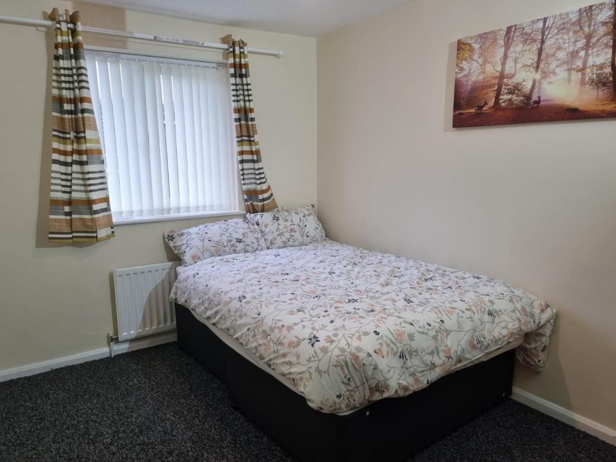 Nice Residential Within Easy Reach Of Town Manchester Extérieur photo