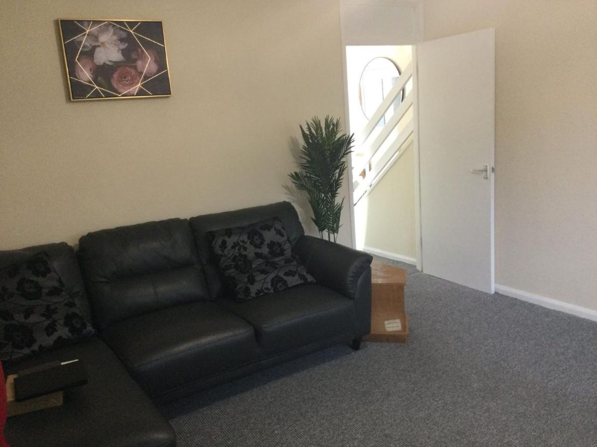 Nice Residential Within Easy Reach Of Town Manchester Extérieur photo