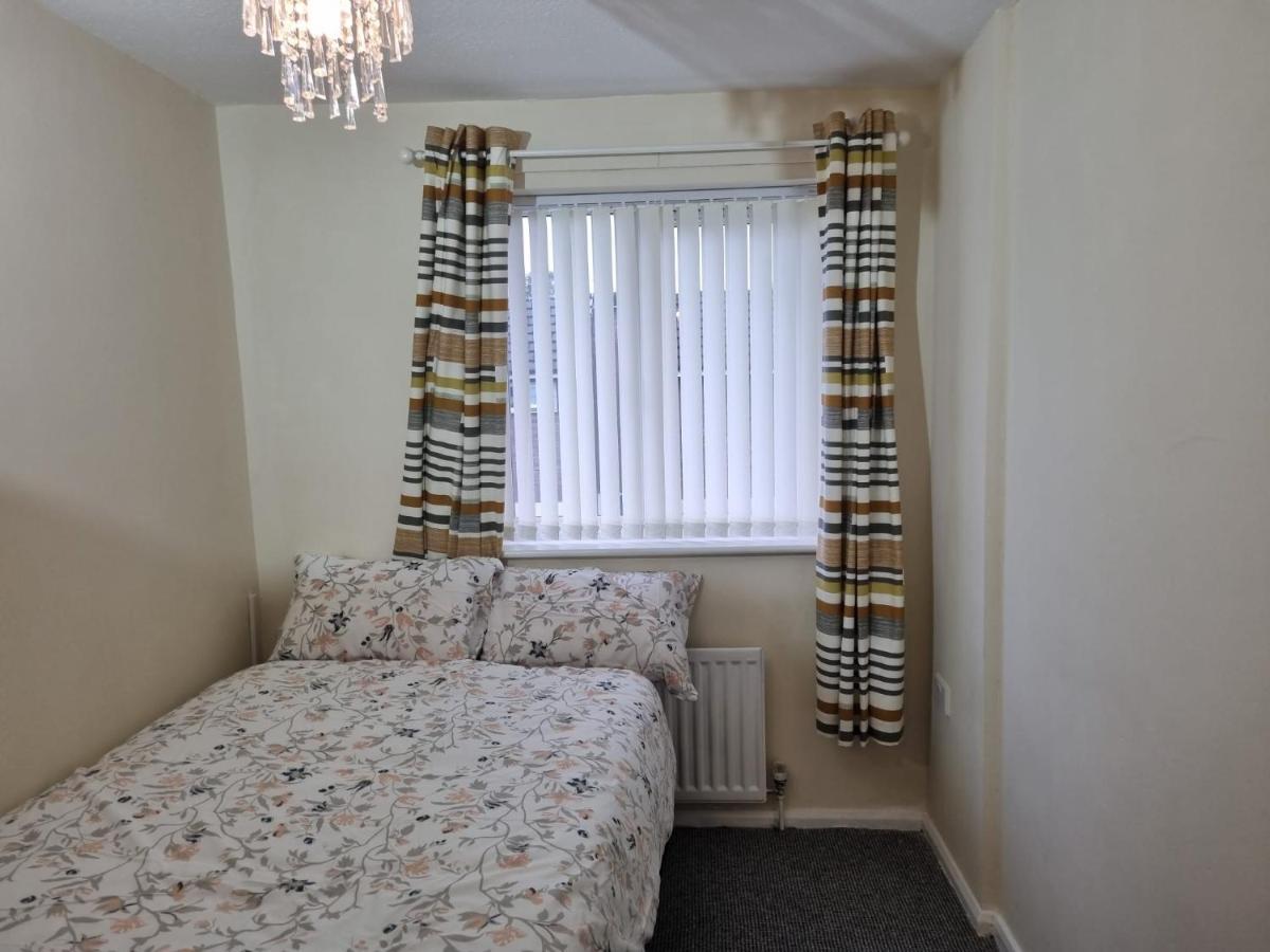 Nice Residential Within Easy Reach Of Town Manchester Extérieur photo