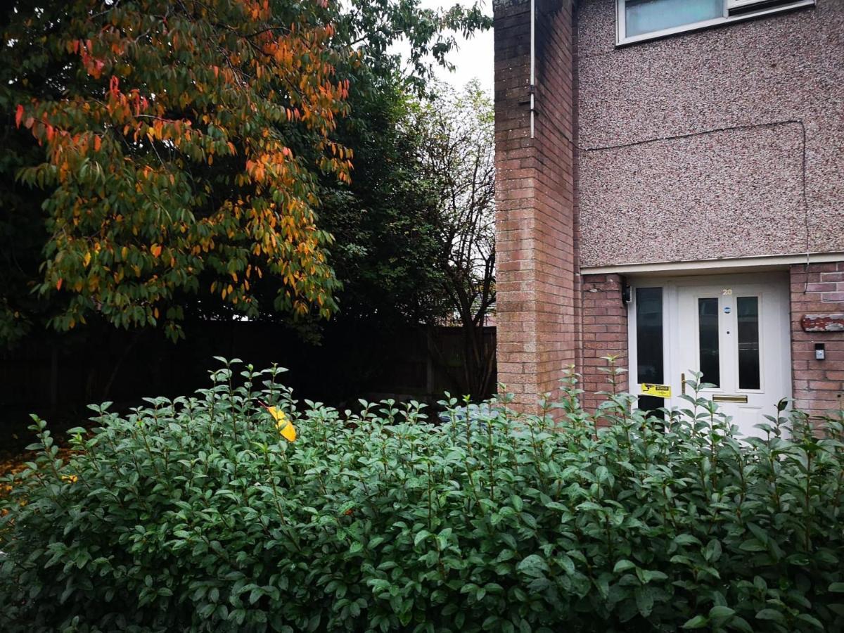 Nice Residential Within Easy Reach Of Town Manchester Extérieur photo